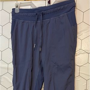 Size 6 Lululemon Athletic Pants